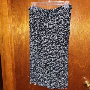 Black and white bows skirt